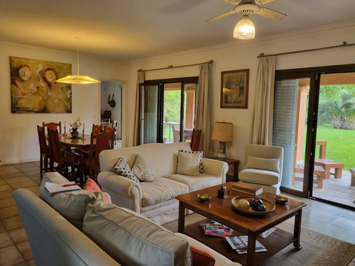 Casa De 7 Ambientes En Venta En Escobar