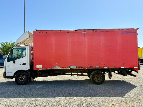 2017 Camión Hino Xzu 8.5 Sl Con Furgon Cerrado Y Plataforma
