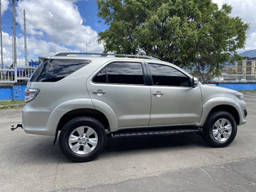 Imagen 11 de 25 de Toyota Fortuner Sr5 2015