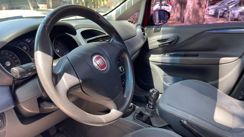 Imagen 21 de 25 de Fiat Punto Attractive