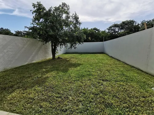 Casa Nueva En Renta En Privada Zensia Con Sistema De Riego En Conkal, Mérida.