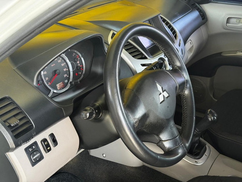 Mitsubishi L200 Triton 2.4 HLS 4X2 CD 16V FLEX 4P MANUAL