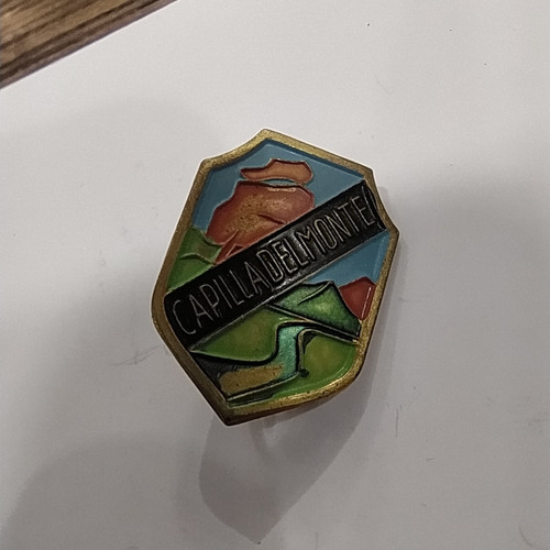 Antiguo Pin Metálico Esmaltado Capilla Del Monte Córdoba (Usado)