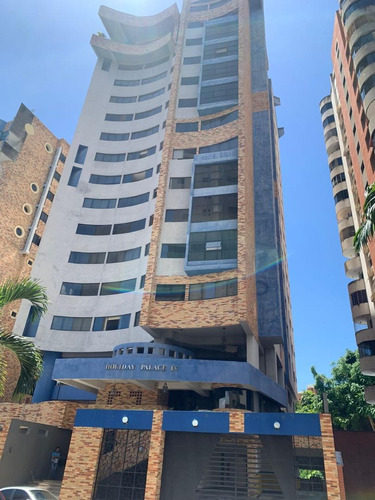 Apartamento En Urb. El Bosque  Res. Holiday Palace Iv. Vende Crismelia Castillo (plph-026)