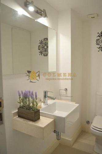 Apartamento De 2 Dormitorios 1 Baño Completo, Cocina Integrada, Toilette, Living-comedor, Amplio Balcón Con Parrillero Propio Y Garaje Cubierto.- Ref: 2021