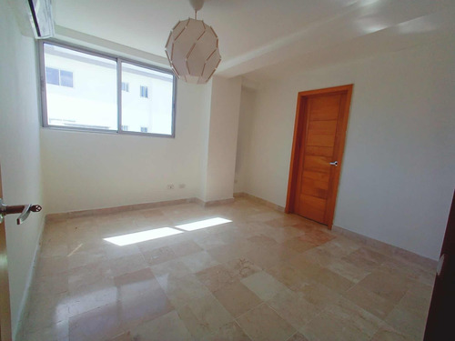 Vendo Naco Piso 7 Dos Habitaciones 2.5 Baños Balcón Parqueo