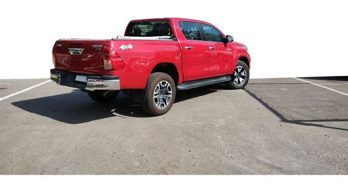 Imagen 4 de 12 de Toyota Hilux 4x4 Dc Srx 2.8 Tdi 6 At
