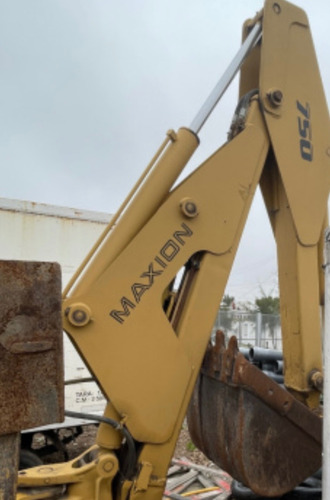 Minicargadora Implementó Aditamento Excavador Bob Cat 607