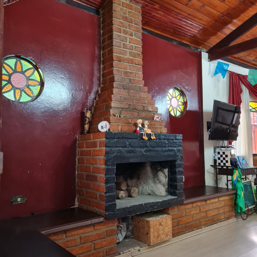 Chácara Para Temporada Recanto Dynick (mairiporã-sp) Excelente Localização, Próximo De Padaria, Açougue, Hortifruti, Mercadinho, Farmácia, Restaurante E Menos De 10 Minutos Do Centro.