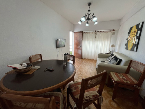 Magnifico Departamento Tres Ambientes Con Cochera Y Gas Natural A Metros Del Mar En Venta En Villa Gesell
