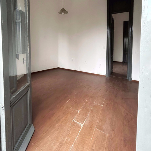 Alquiler De Amplia Casa Con 3 Dormitorios Y 2 Baños En Cordon Ideal Empresa