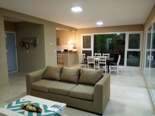 Imagen 6 de 12 de Casa En Alquiler Temporal Residencial I 346 Costa Esmeralda