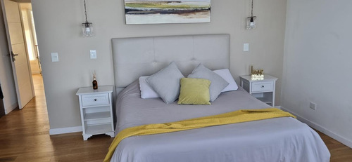 Casa En Tipas Nordelta 280 M2 Cub. Vista Al Lago Venta / Alquila