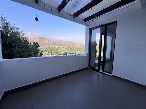 Casa En Venta En Condominio 4d/4b . Lo Barnechea