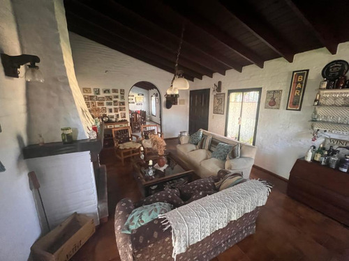 Chalet En Venta En Castelar Sur