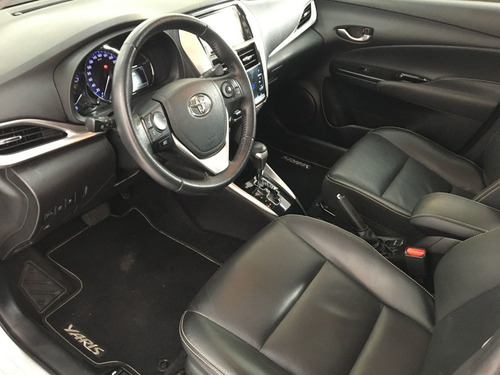 Imagem 9 de 15 de Yaris Xs Sedan 1.5 Flex 16v 4p Aut.