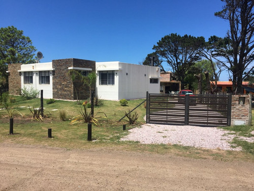 Imagen 10 de 14 de Nueva Vivienda 2 Dormitorios A 80m De La Playa C/parrillero.