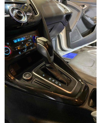 Ford Focus 2.0 TITANIUM FASTBACK 16V FLEX 4P POWERSHIFT
