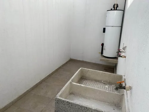 Moderna Casa En Fraccionamiento Vigilancia A Minutos Del Centro De Jiutepec
