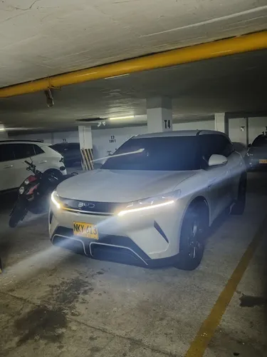Vehículo Eléctrico Yuan Up Modelo 2025 174hp 290nm, 20.900km