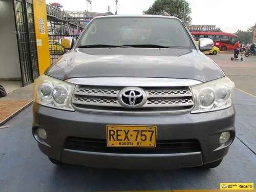 Toyota Fortuner Sr5 4x4 2700cc At Aa