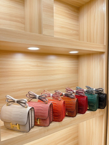 Imagen 3 de 10 de Carteras Y Sandalias
