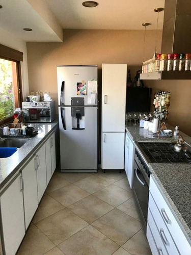 Imagen 6 de 30 de Hermosa Casa De 3 Ambientes Con Jardín Y Piscina En Venta - Turdera