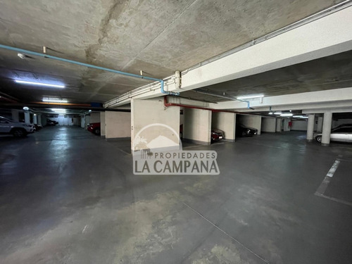 2 Dorm, 1 Baño, Estacionamiento, Metro Irarrázaval