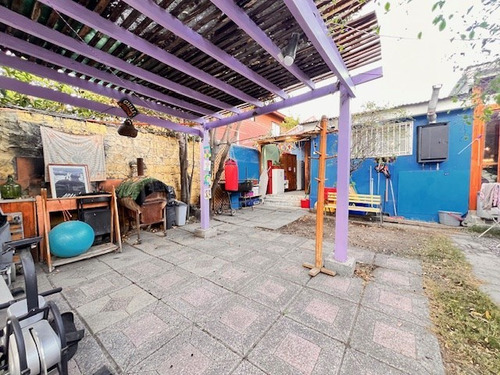 Casa En Venta De 5 Dorm. En Macul