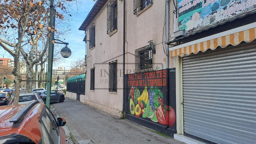 Casa En Venta De 4 Dorm. En Ñuñoa