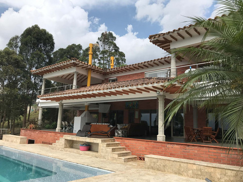 Venta De Casa En Medellín - Las Palmas