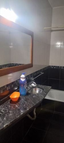 Departamento 2 Ambientes, 1° Piso Al Frente Con Balcón.