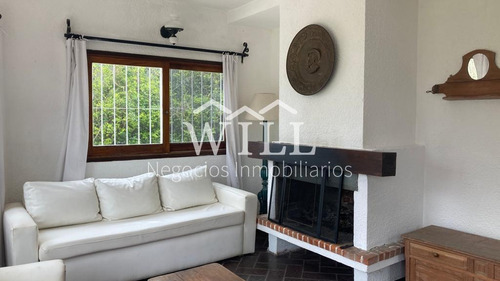 Excelente Casa En El Chorro A Cuadras Del Mar, Con Vista Y Lindo Entorno. Gran Capacidad: 6 Dormitorios Y 6 Baños