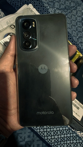 Motorola Edge 30 Dual Sim, Libre De Fabrica, 8/128 + Fundas Originales De Regalo (Usado)