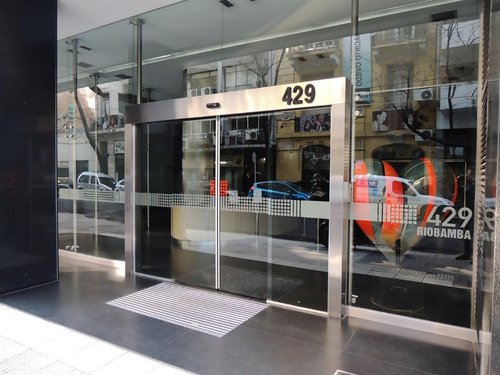 Dueño Directo Alquila Monoambiente A 1 Cuadra De Callao Y Corrientes, Edificio De Categoría, 12 Años De Antigüedad. Zona Facultades. 4 Piso A La Calle. Muy Luminoso. Seguridad Con Vigilancia 24hs