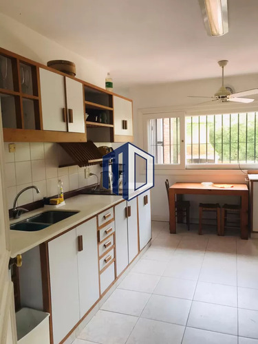 Casa Ubicada En Zona De Paz Y Tranquilidad.
