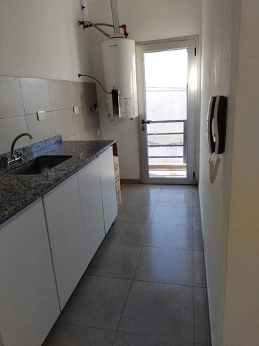 Departamento En Venta - 1 Dormitorio 1 Baño - Cochera - 66.5mts2 - Chivilcoy