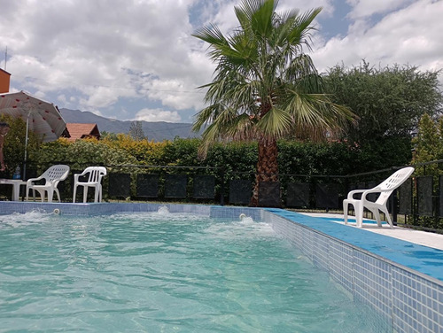 Casa Con Pileta De Uso Exclusivo, No Es Complejo De Cabañas, Hermosa Vista Abierta A Las Sierras, Parque, Quincho, 3 Aires Acondicionados, Wifi, Tv Cable, Vajilla Completa, Estacionamiento, 2 Baños