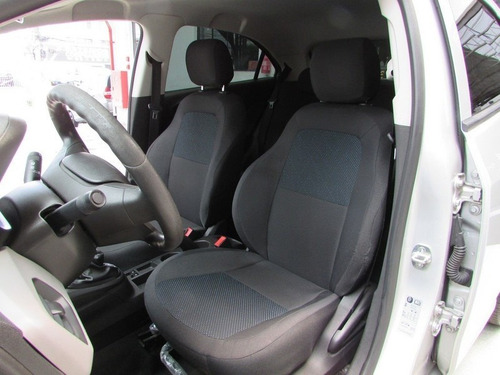 Chevrolet Onix 1.0 Mpfi Joy 8v Flex 4p Manual 2017