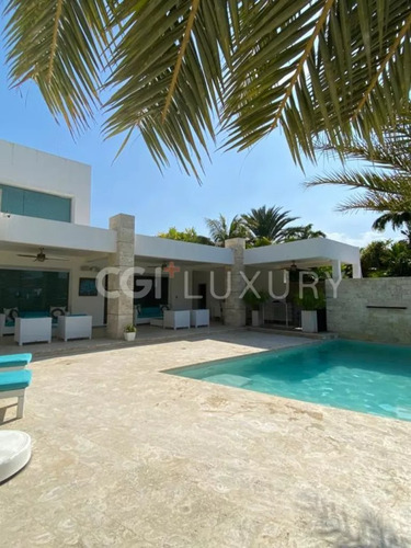 Cgi+ Luxury Lecheria Ofrece En Venta Casa En Las Villas.