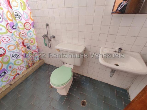 Bello Apartamento En Venta En Calicanto Maracay 144 Metro 4 Habitaciones 3 Baños Pozo De Agua Gas Directo Seguridad Nela 25-13326