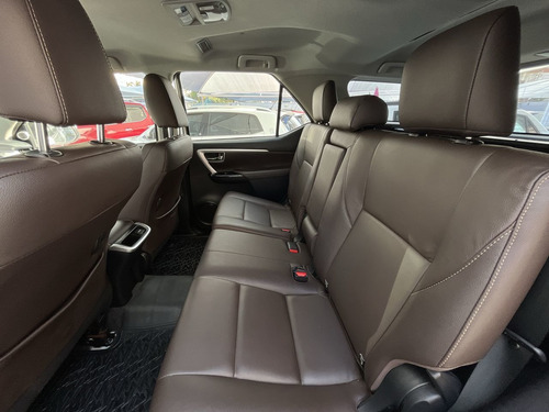 Imagem 14 de 14 de Toyota Sw4 2.8 Tdi Srx 7l 4x4 (aut)