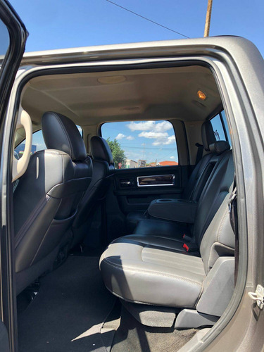 Imagem 11 de 15 de Dodge Ram 6.7 2500 Laramie 4x4 Cd I6 Turbo Diesel 4p