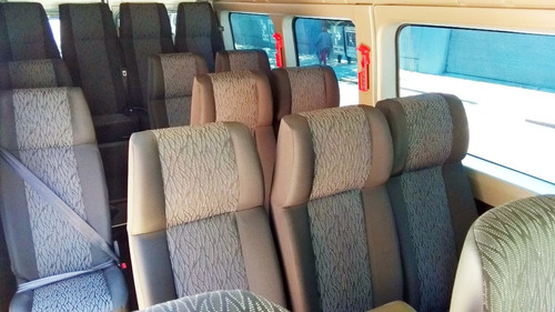 Imagen 4 de 10 de Traslado Personas Personal Van Camioneta Combi Aeropuerto