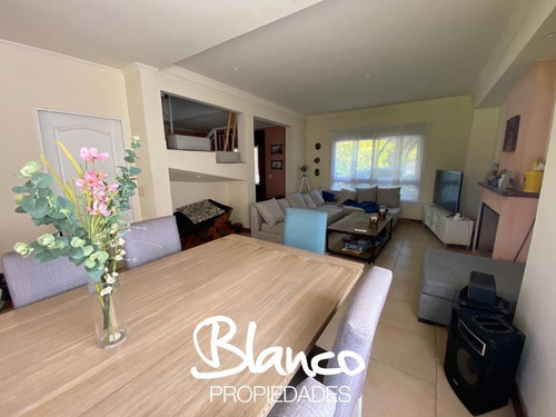 Muy Linda Casa A La Venta En El Barrio La Lomada - Pilar