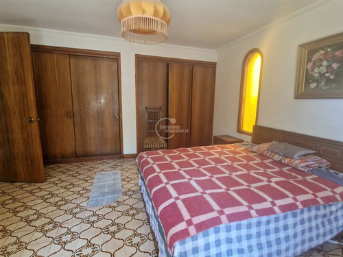 Casa En Venta De 4 Dorm. En Santo Domingo