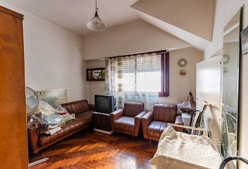 Imagen 6 de 12 de Casa En Lote Propio Con 3 Unidades - Chacarita Limite Colegiales