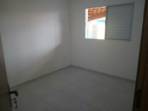 Casa Bem Conservada 02 Dormitórios Em Mongaguá R$ 175 Mil