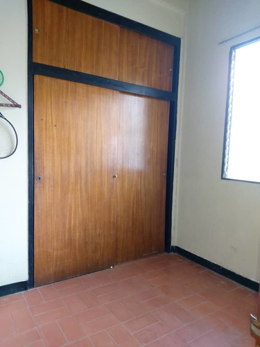 Imagen 12 de 14 de Vendo Quinta En La Urbanización El Castaño. Maracay