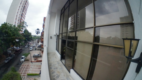 Imagen 2 de 14 de Venta Apartamento Barrio Versalles Cali